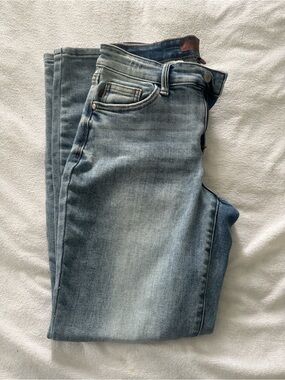 Judy Blue Faded Light Blue Slim Straight Jeans